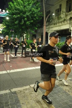Runner Photo 4213894