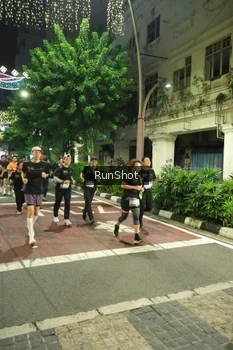 Runner Photo 4213895