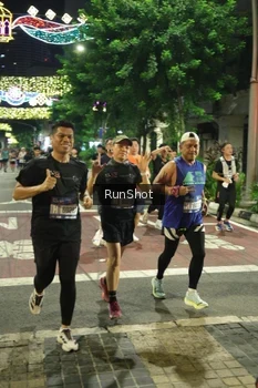 Runner Photo 4213935