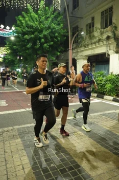 Runner Photo 4213941