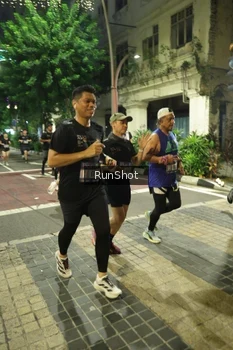 Runner Photo 4213948