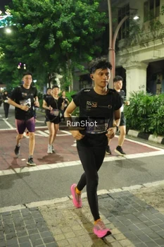 Runner Photo 4214022
