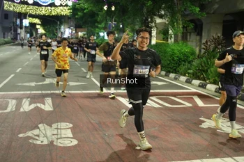 Runner Photo 4214023