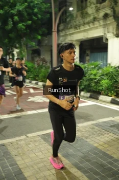 Runner Photo 4214025
