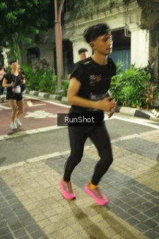 Runner Photo 4214033