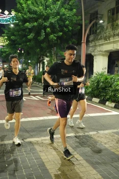 Runner Photo 4214049
