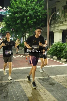 Runner Photo 4214051