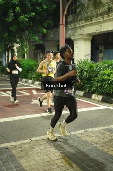 Runner Photo 4214103