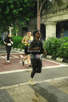 Runner Photo 4214106