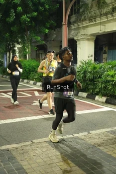 Runner Photo 4214114