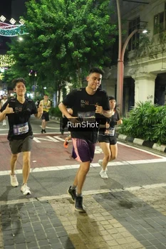 Runner Photo 4214234