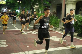 Runner Photo 4214235