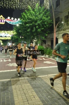 Runner Photo 4214240