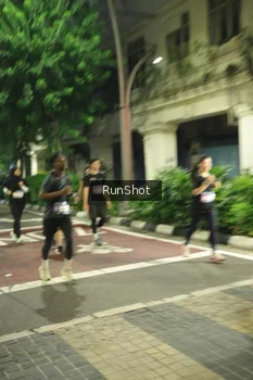Runner Photo 4214244