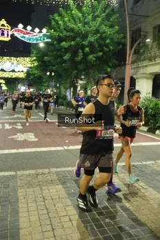 Runner Photo 4214249
