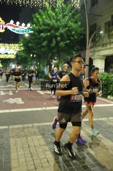Runner Photo 4214250