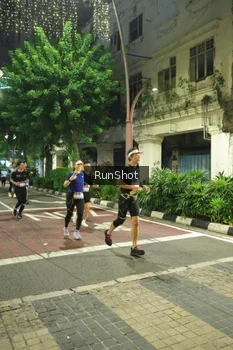 Runner Photo 4214270