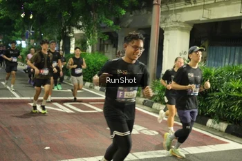 Runner Photo 4214273