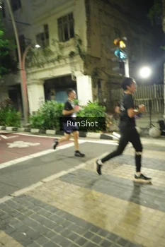 Runner Photo 4214351