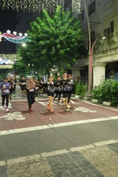 Runner Photo 4214354