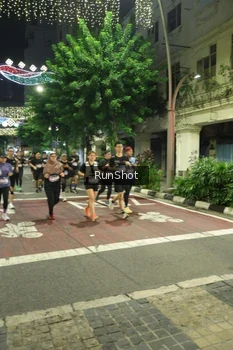 Runner Photo 4214355