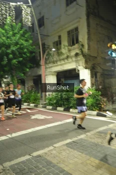 Runner Photo 4214361