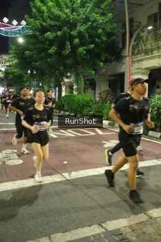Runner Photo 4214525