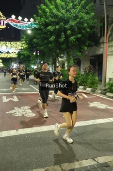 Runner Photo 4214526