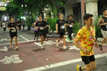 Runner Photo 4214533