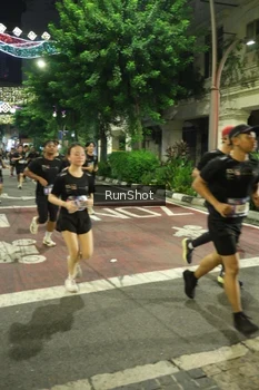 Runner Photo 4214536