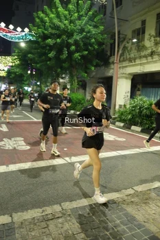 Runner Photo 4214553