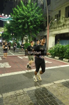 Runner Photo 4214555