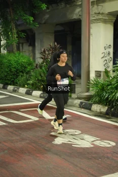 Runner Photo 4214727