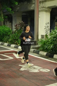Runner Photo 4214729
