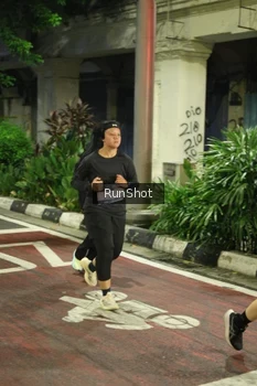 Runner Photo 4214730