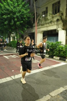 Runner Photo 4214731