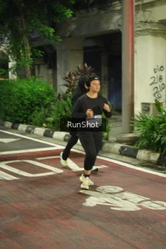 Runner Photo 4214734