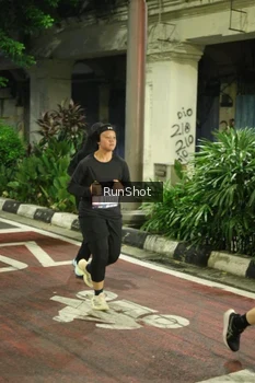 Runner Photo 4214737