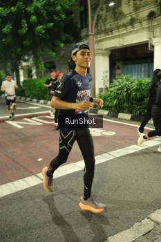 Runner Photo 4214777