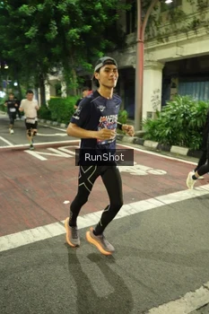 Runner Photo 4214784