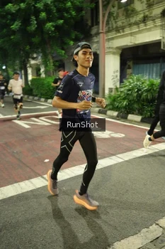Runner Photo 4214794