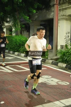 Runner Photo 4214800