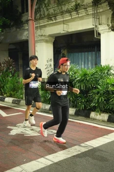 Runner Photo 4214808