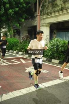 Runner Photo 4214813