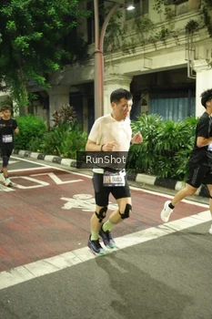 Runner Photo 4214816