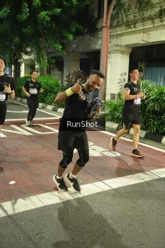 Runner Photo 4214971
