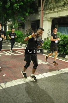 Runner Photo 4214972