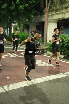 Runner Photo 4214982