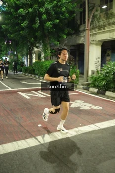 Runner Photo 4214985
