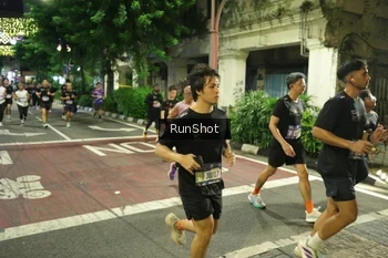 Runner Photo 4214991